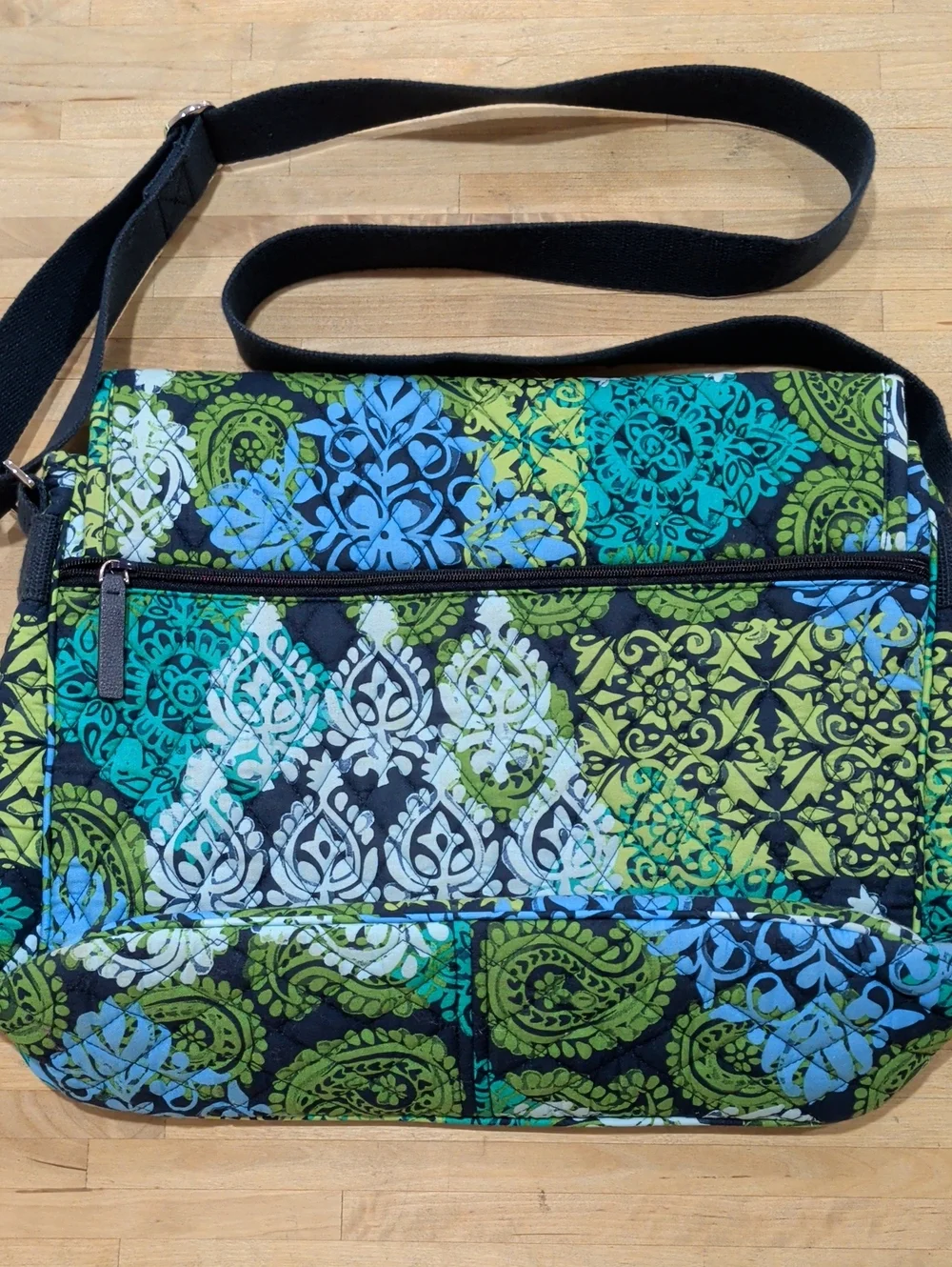 Vera Bradley Blue, Teal, Green & White Quilted Crossbody Messenger Bag - Picture 3 of 13